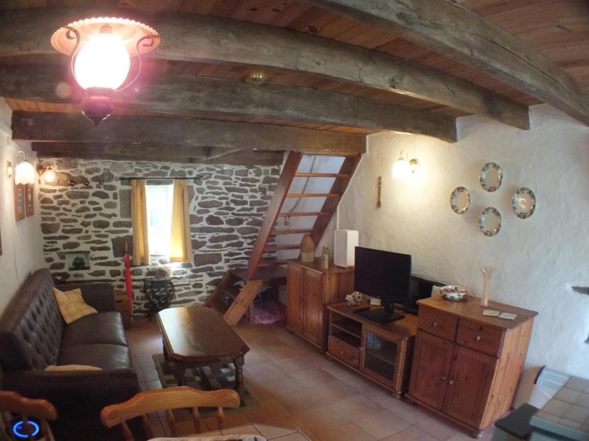 La Maison De Poupee Berrien Eksteriør bilde