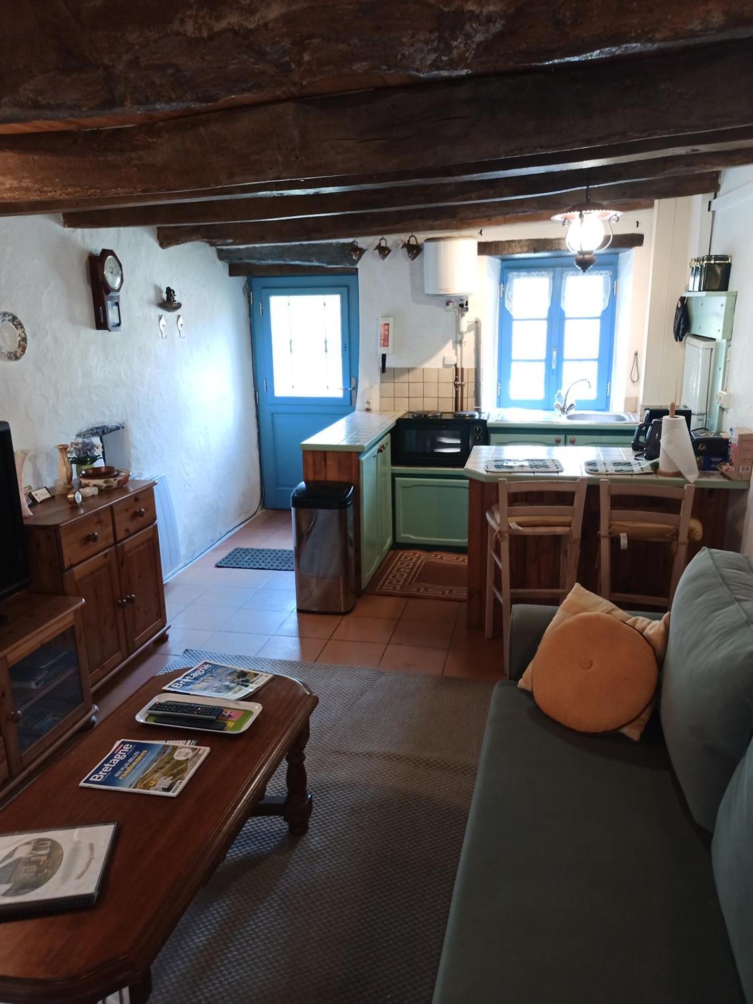 La Maison De Poupee Berrien Eksteriør bilde